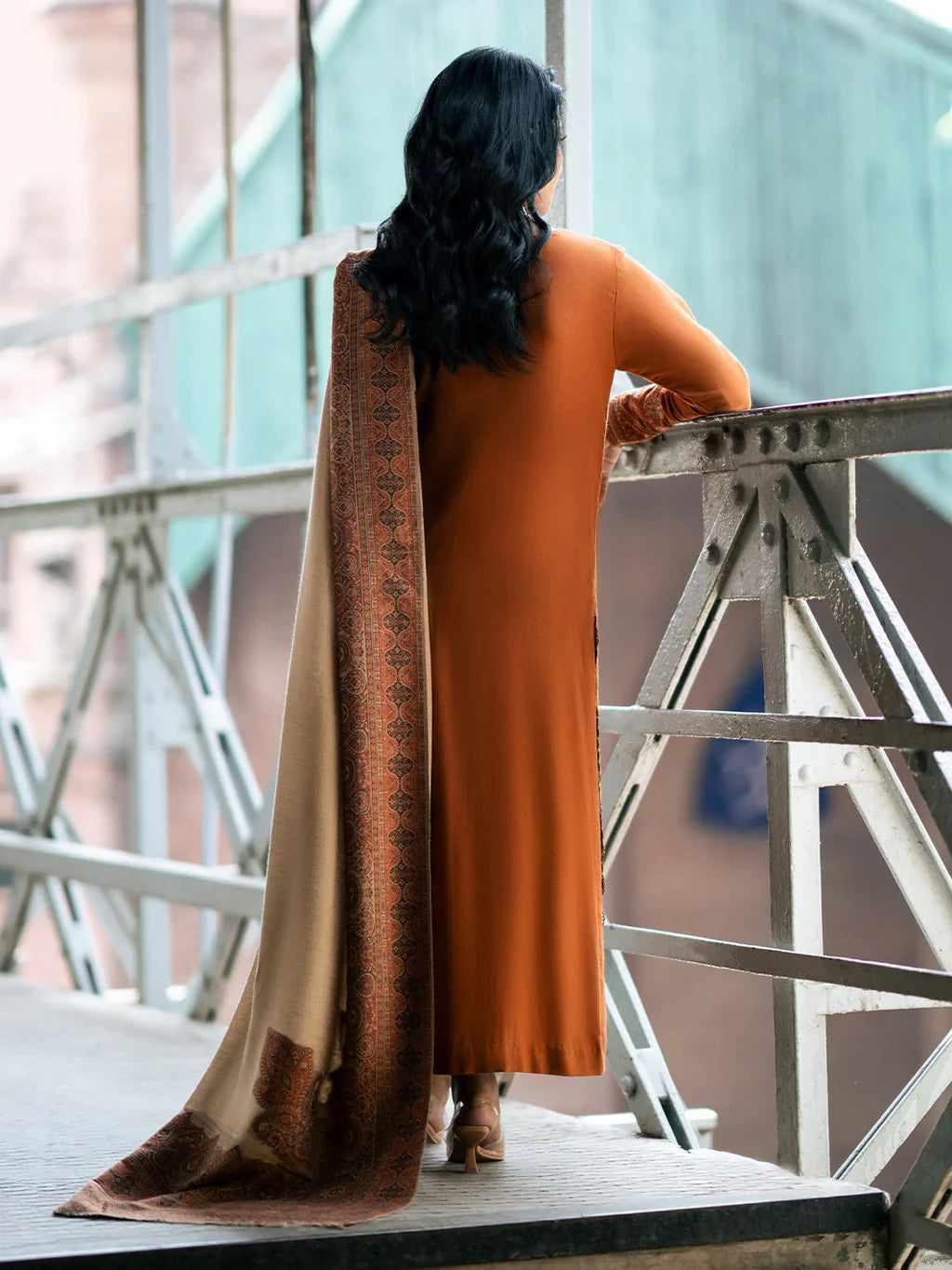 izel - Winter 3PC Dhanak Embroidered Suit - VL1262